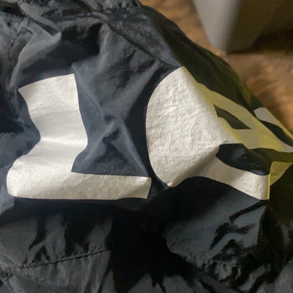 Levi's Windrunner Coat Black NWT Style 746130000 - Picture 8 of 8